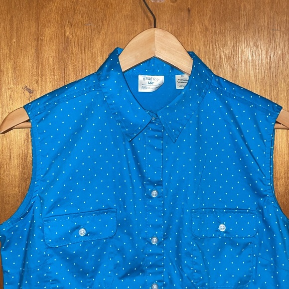 •LEE•RIDERS BLUE & WHITE POLKA DOT TAILORED SLEEVELESS BLOUSE SIZE MEDIUM - Picture 5 of 7